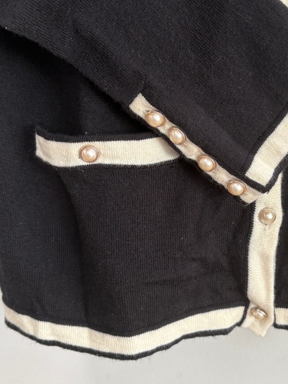 Talbots Classic Cashmere Blend Black Cardigan, Size M, NWT - Picture 3 of 11
